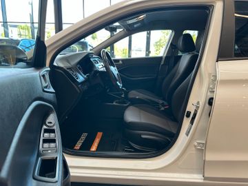 MYAUTOCENTER – Gebraucht- und Jahreswagen mit Werkstattservice in Pfaffenhofen Hyundai i20 *TÜV:828*KLIMA*TEMPO*CARPLAY*PDC*CAM*