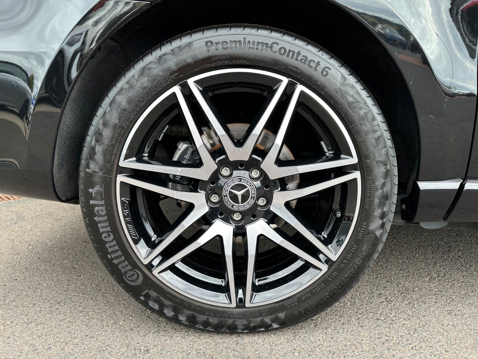 Fahrzeugabbildung Mercedes-Benz V 250 d EDITION AMG Kompakt ILS elektr Türen