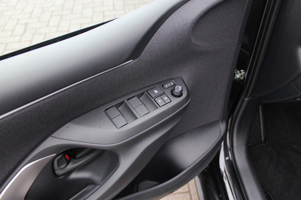 Fahrzeugabbildung Mazda 2 Hybrid Homura 1.5L VVT-i 116 PS CVT ACAA RFK E