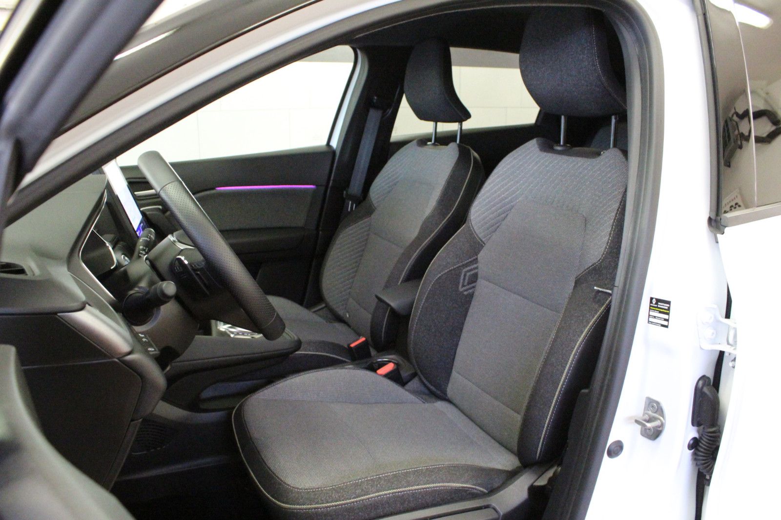 Fahrzeugabbildung Renault Captur Mild Hybrid 160 EDC Techno *Ganzjahresrei