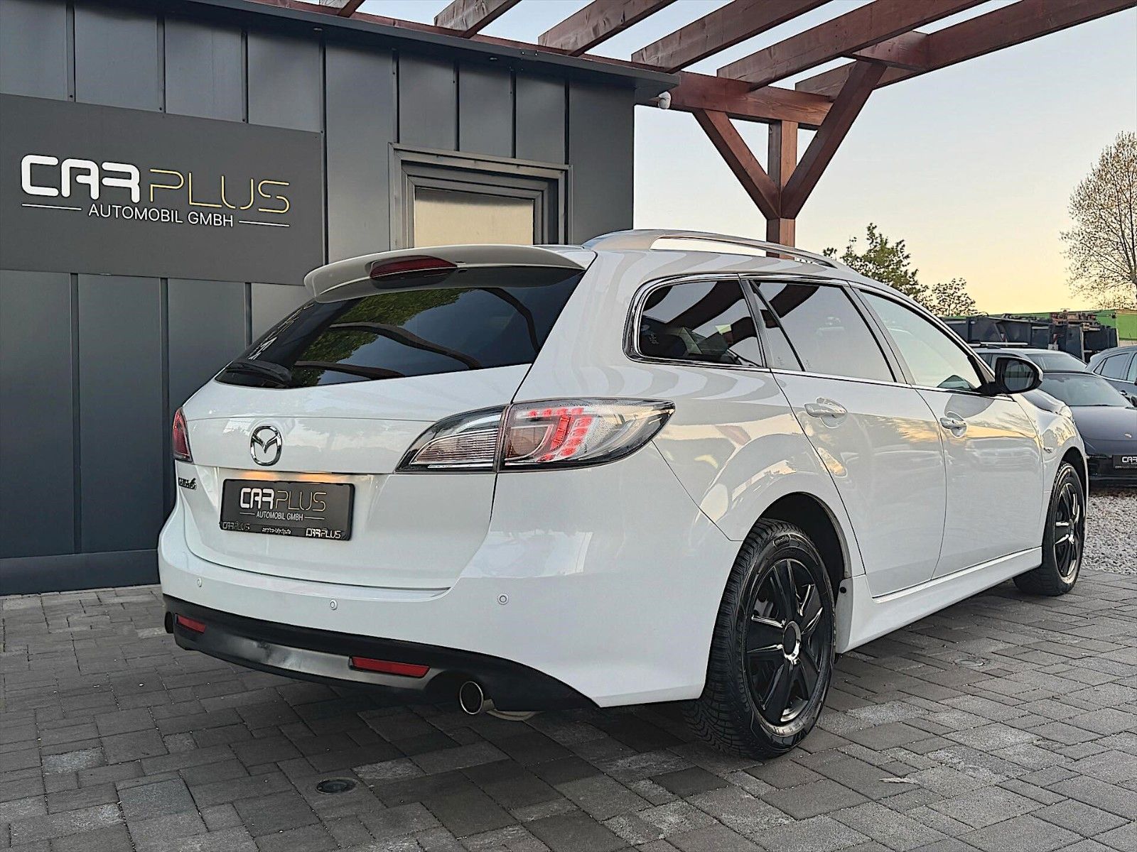 Fahrzeugabbildung Mazda 6 Kombi 2.0  Sports-Line *Bi-Xenon*BOSE*Keyless*
