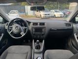 Volkswagen Jetta.2.0TDI,Klima,Navi,Tüv&Insp neu Top Zustand - Volkswagen Jetta: TDI