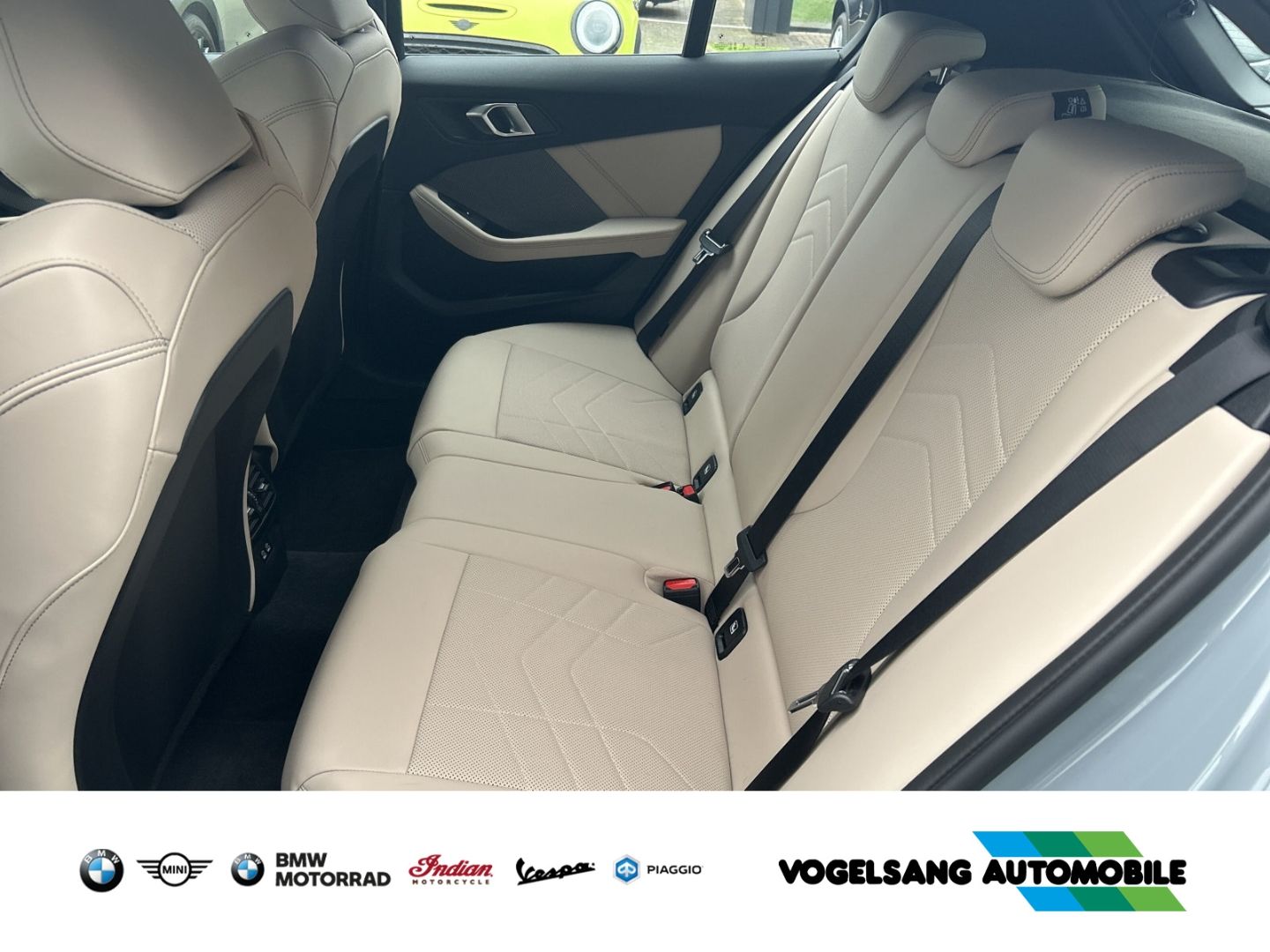 Fahrzeugabbildung BMW 120 iA M Sport Park-Assistent Navi groß Head-Up