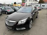 Opel Insignia A Sports Tourer Sport 4x4 - Opel Insignia aus 2011: Sports Tourer