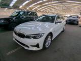 BMW 320 e xDrive Advantage AHK*Kamera*LED*LiveCP*DAB - BMW 320 mit Hybrid-Antrieb: Ambiente-Beleuchtung