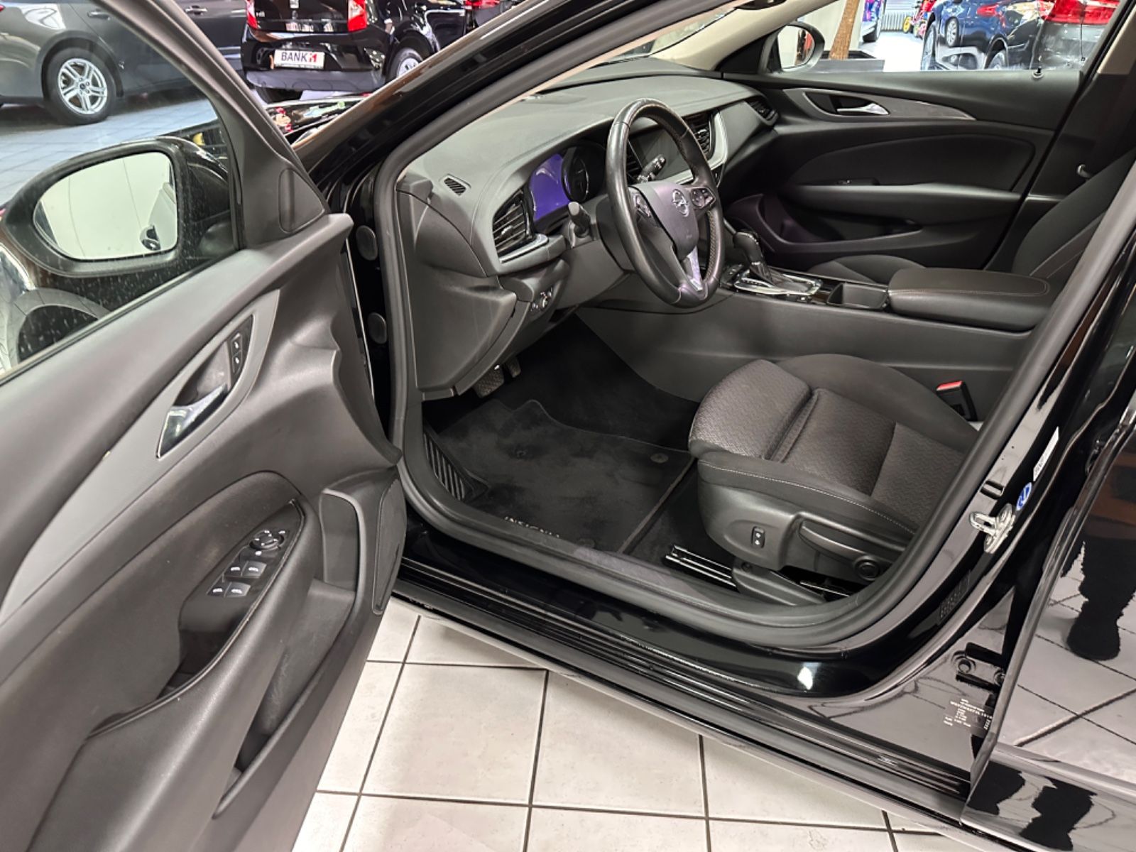 Fahrzeugabbildung Opel Insignia B Sports Tourer Business Edition