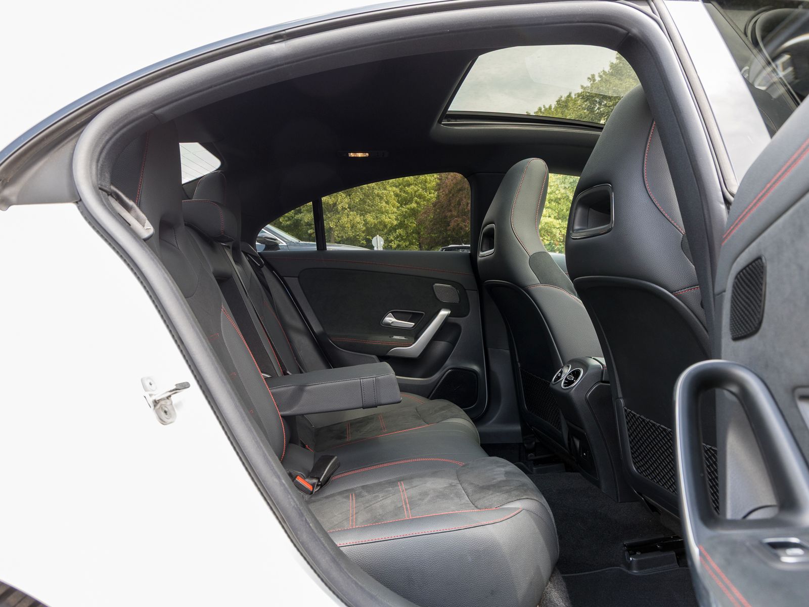 Mercedes-Benz CLA 220 4Matic AMG Line PANORAMA NAVI 360 MULTIB foto 7