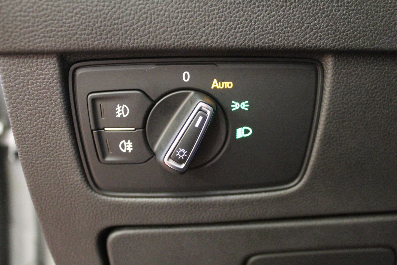 Fahrzeugabbildung Volkswagen Passat Variant 1.8 TSI DSG Comfortline Variant