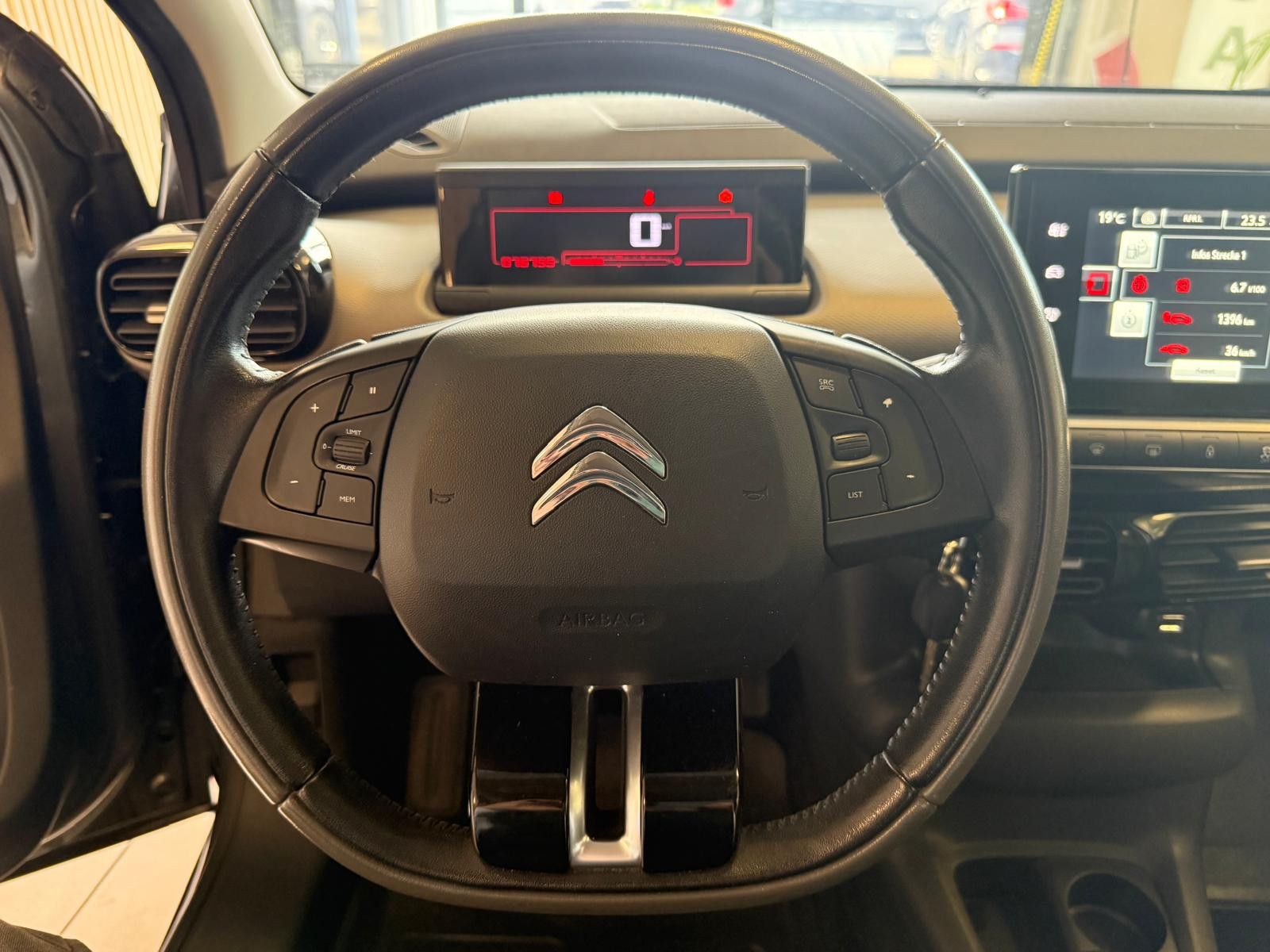 Fahrzeugabbildung Citroën C4 Cactus Shine/ KAMERA/NAVI/8.FACH BEREIFT