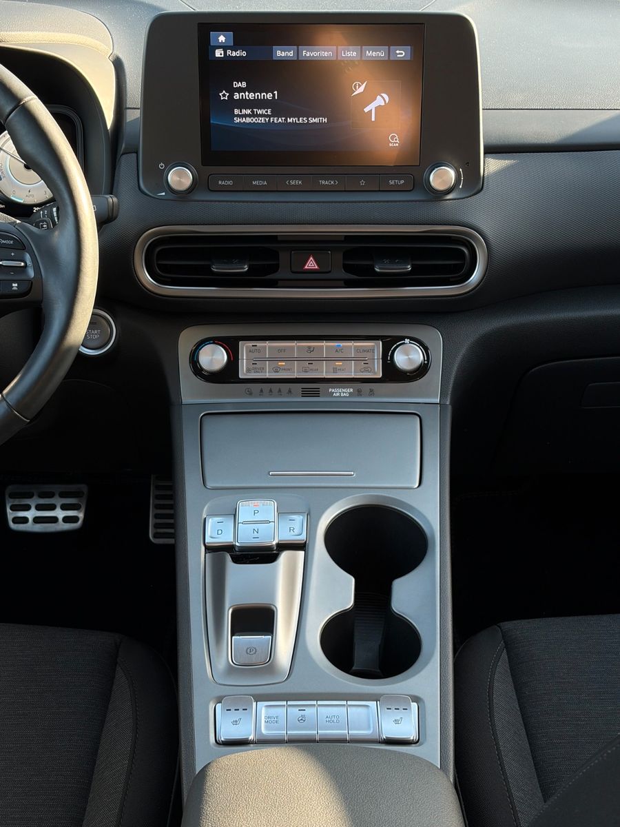 Fahrzeugabbildung Hyundai KONA E Select 39kW ACC LKA LFA CarPlay SHZ LHZ