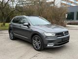 Volkswagen Tiguan 2.0 TDI DSG 4MOTION Navi Panorama Kamera - VW Tiguan Gebrauchtwagen in München
