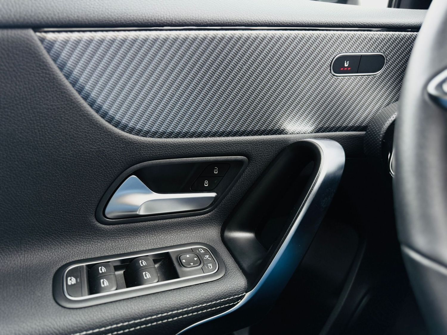 Fahrzeugabbildung Mercedes-Benz A 180 PROGRESSIVE Advanced, Autom, Winter, RFK,