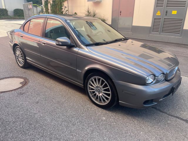 Jaguar X-Type 2.2 Liter Diesel Automatik Leder