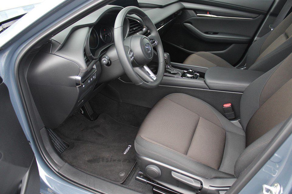 Fahrzeugabbildung Mazda 3 M-Hybrid Selection G-122 ACT-P NAVI ACAA 360°