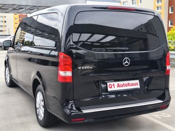 Mercedes V 220 - 4