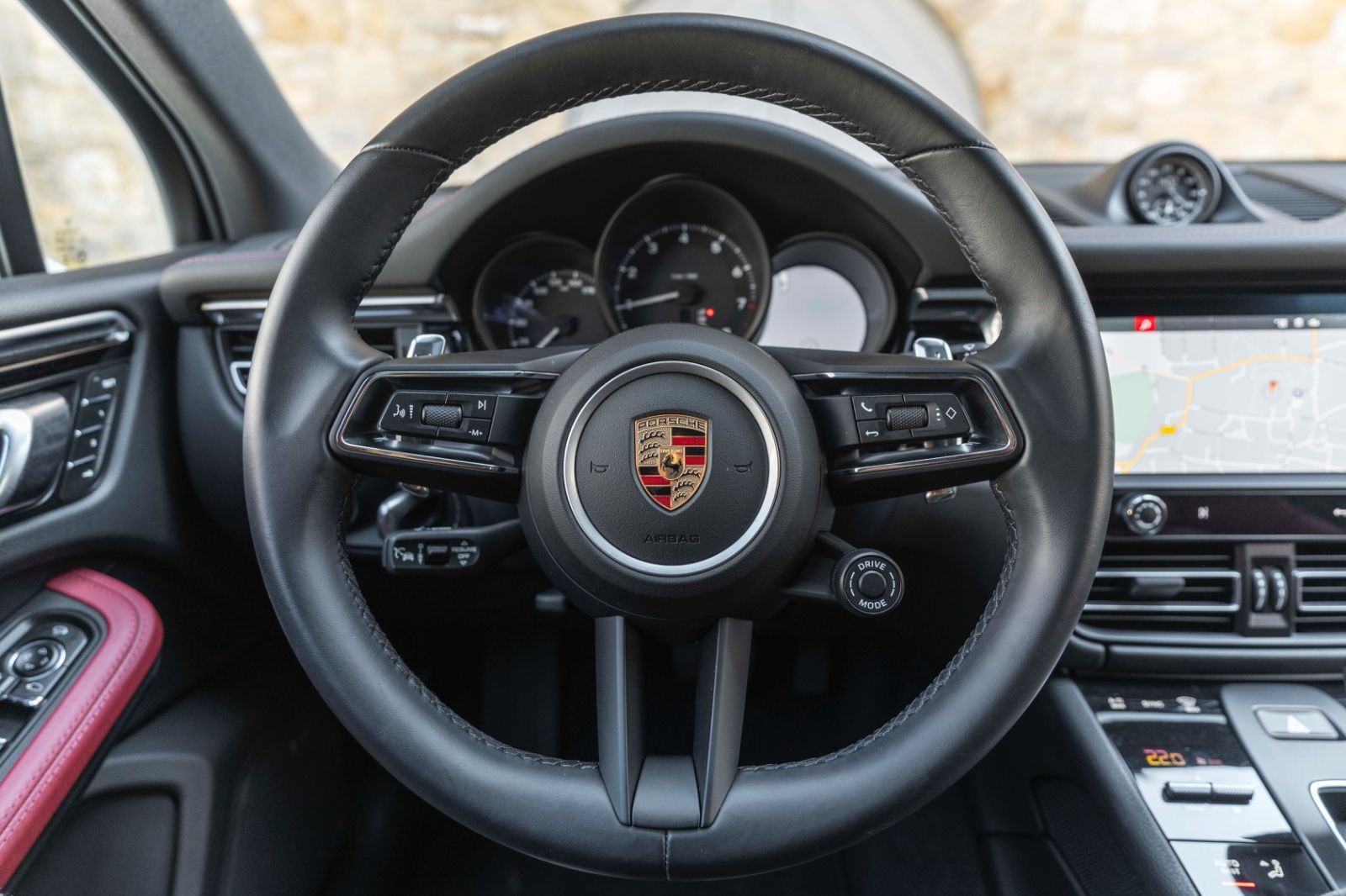 Fahrzeugabbildung Porsche Macan PASM CHRONO LED CARPLAY PANO 360° BOSE PDC