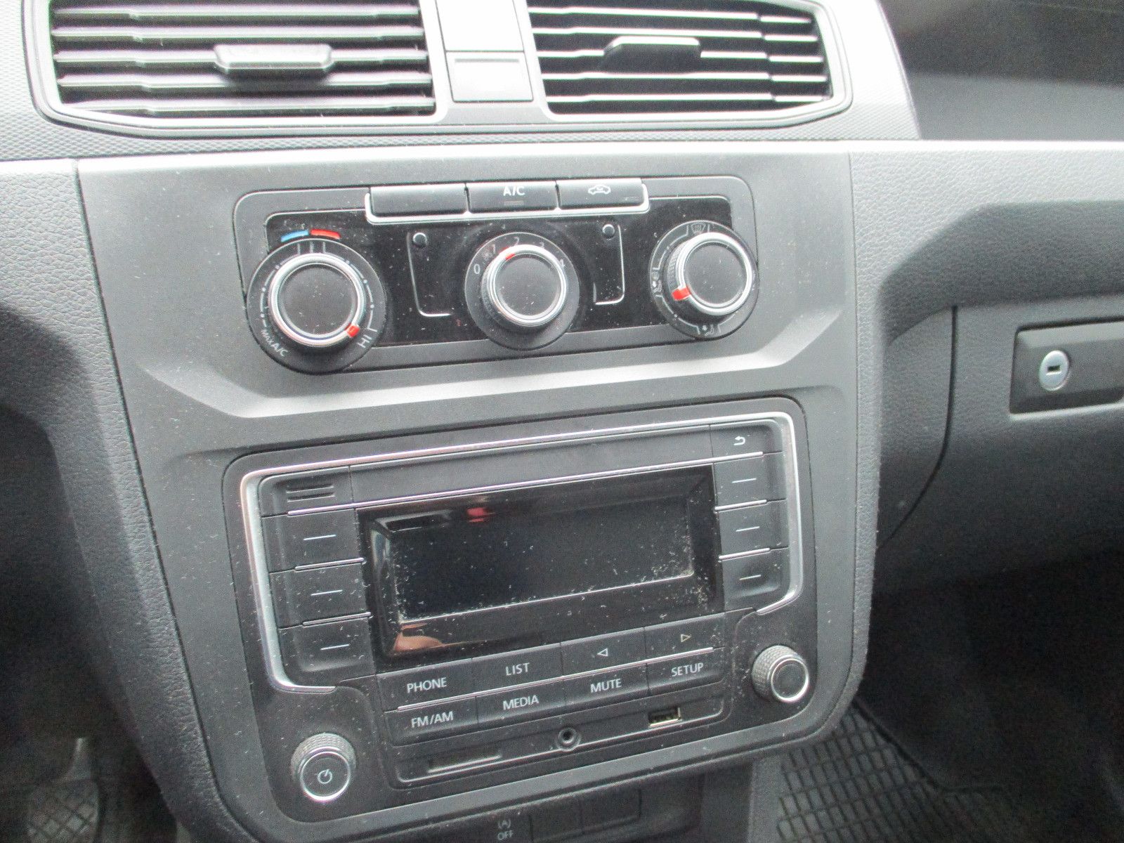 Fahrzeugabbildung Volkswagen Caddy Nfz 2.0 TDI  Motor neu !!!