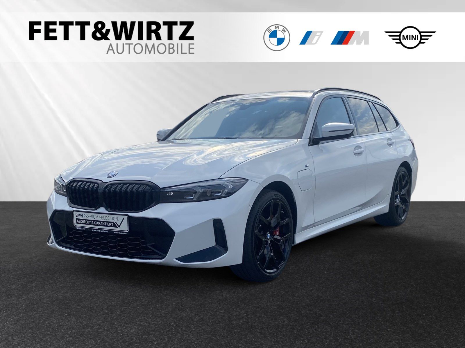 BMW 330e xDrive Touring M Sport Pro|Pano|AHK|LCProf.
