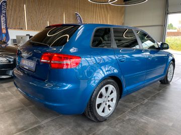 Audi A3 Sportback 1.6 Attraction *TEMPOMAT*SZHZ*KLIMA