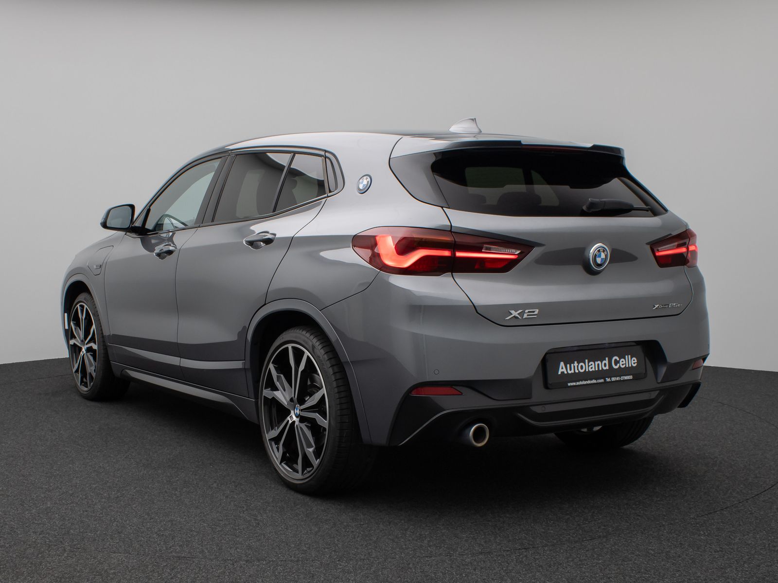 Fahrzeugabbildung BMW X2 xD25e M Sport HUD DAB HiFi LED Alarm 20Zoll