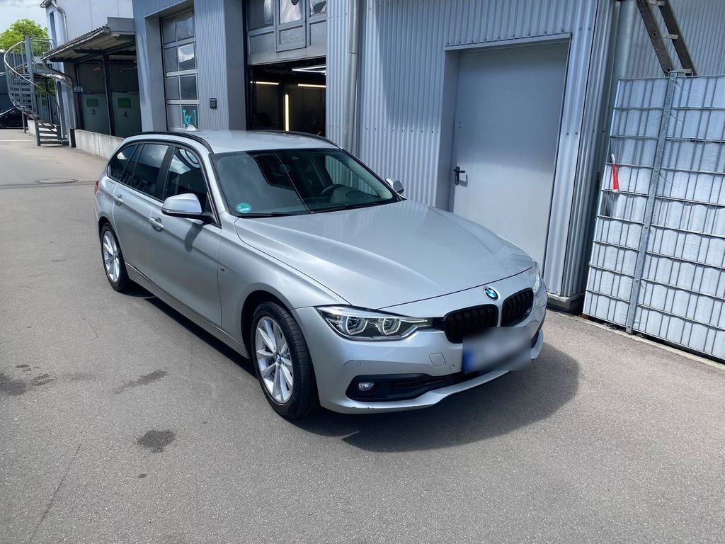 Image of BMW 320