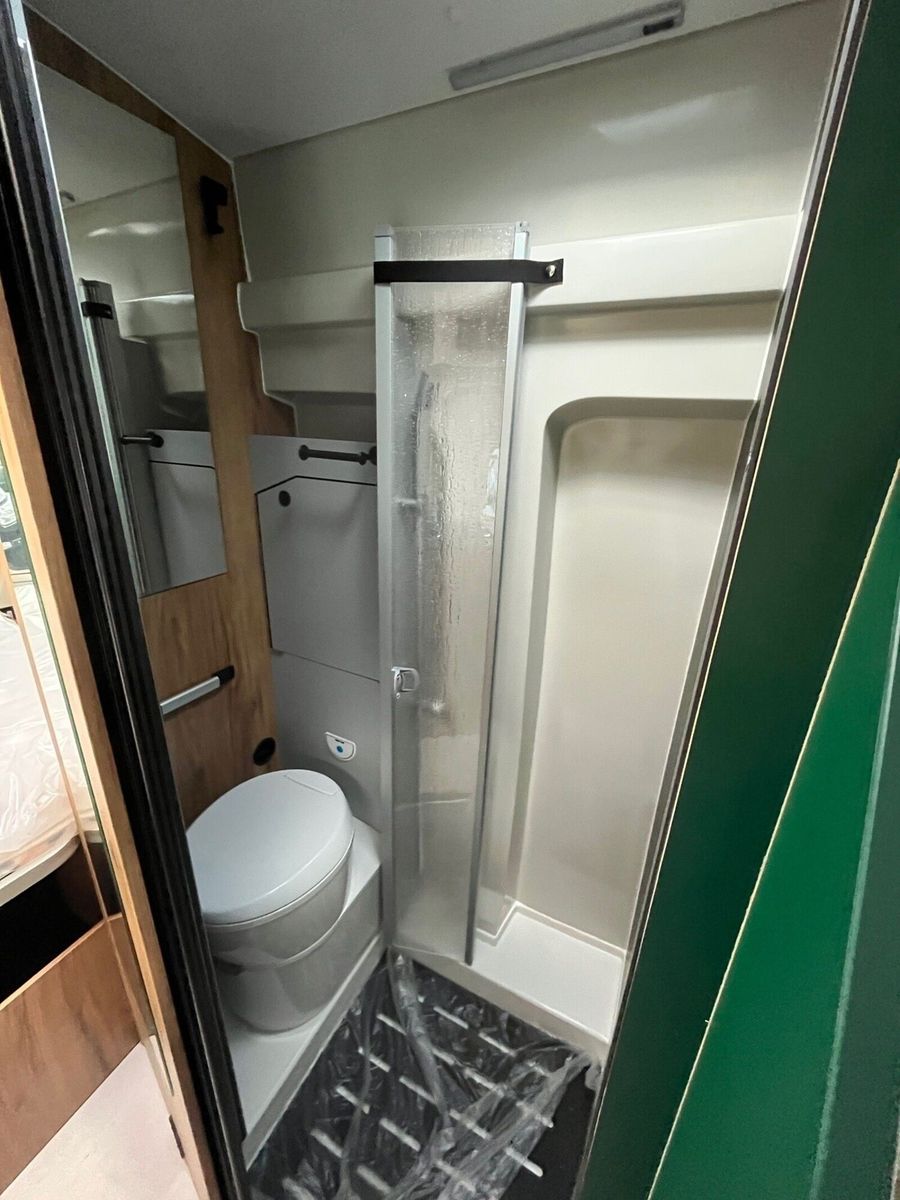 Fahrzeugabbildung Karmann Dexter 4x4 DE 560 AW Klima, Heizung 4KW, RFK TZ