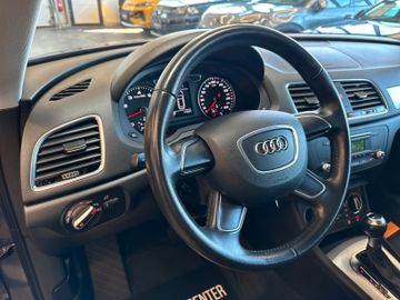 Audi Q3 *Bi-XENON*SITZHZ*PDC*1.AND*TEMPOMAT*