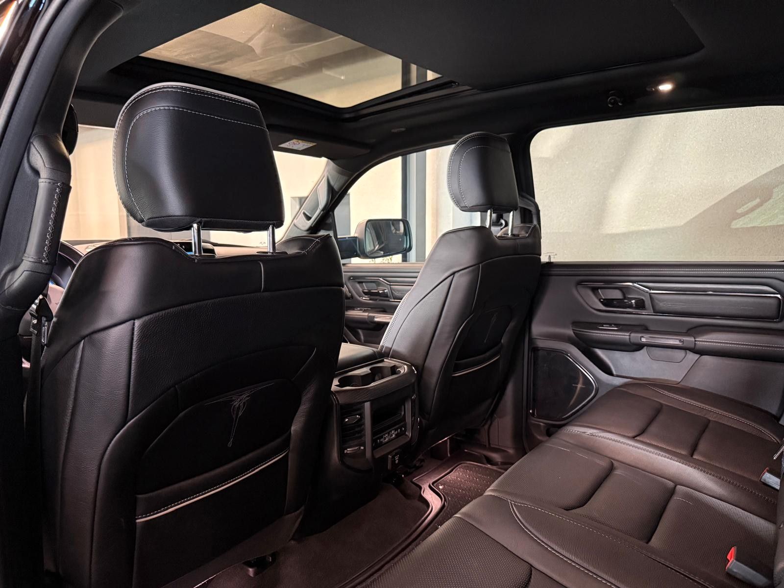 Fahrzeugabbildung Dodge LIMITED NIGHT ALU-CAB PRINS LPG AUS 1. HAND