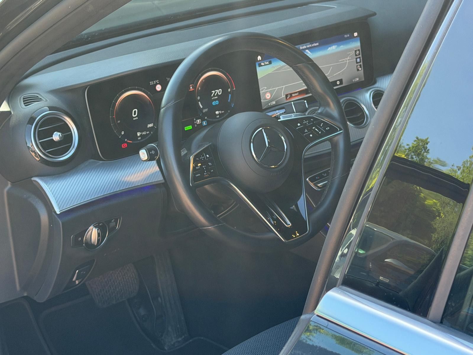 Fahrzeugabbildung Mercedes-Benz E 300 E Lim*Avantgarde*E 300 de 4Matic*360*Burm.