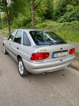 Ford Escort 1.6  TÜV NEU  bekommen ohne  P... - gebrauchte Ford Escort aus dem Jahr 1998