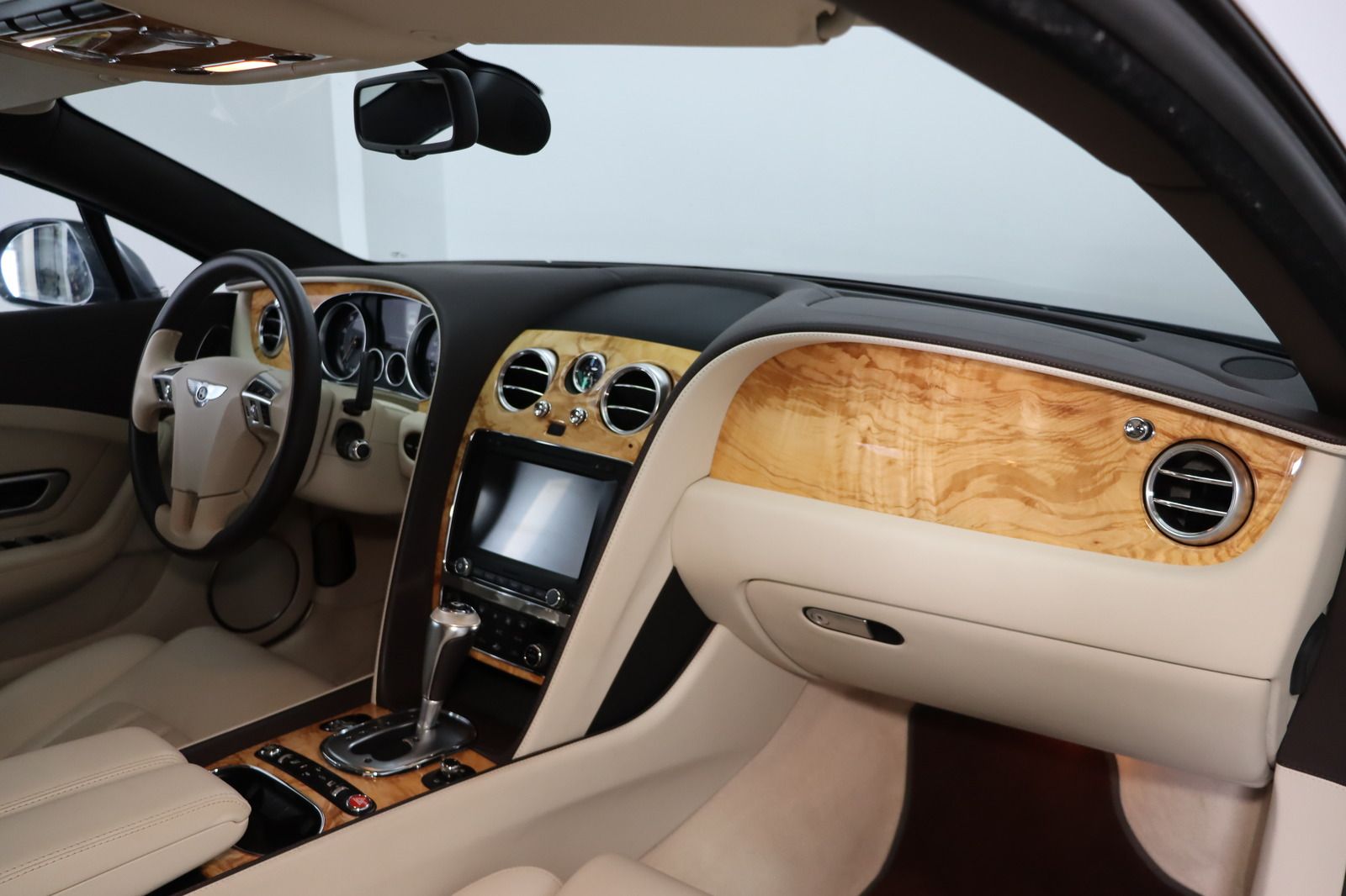 Fahrzeugabbildung Bentley Continental GT 6.0 4WD Navi * Xenon