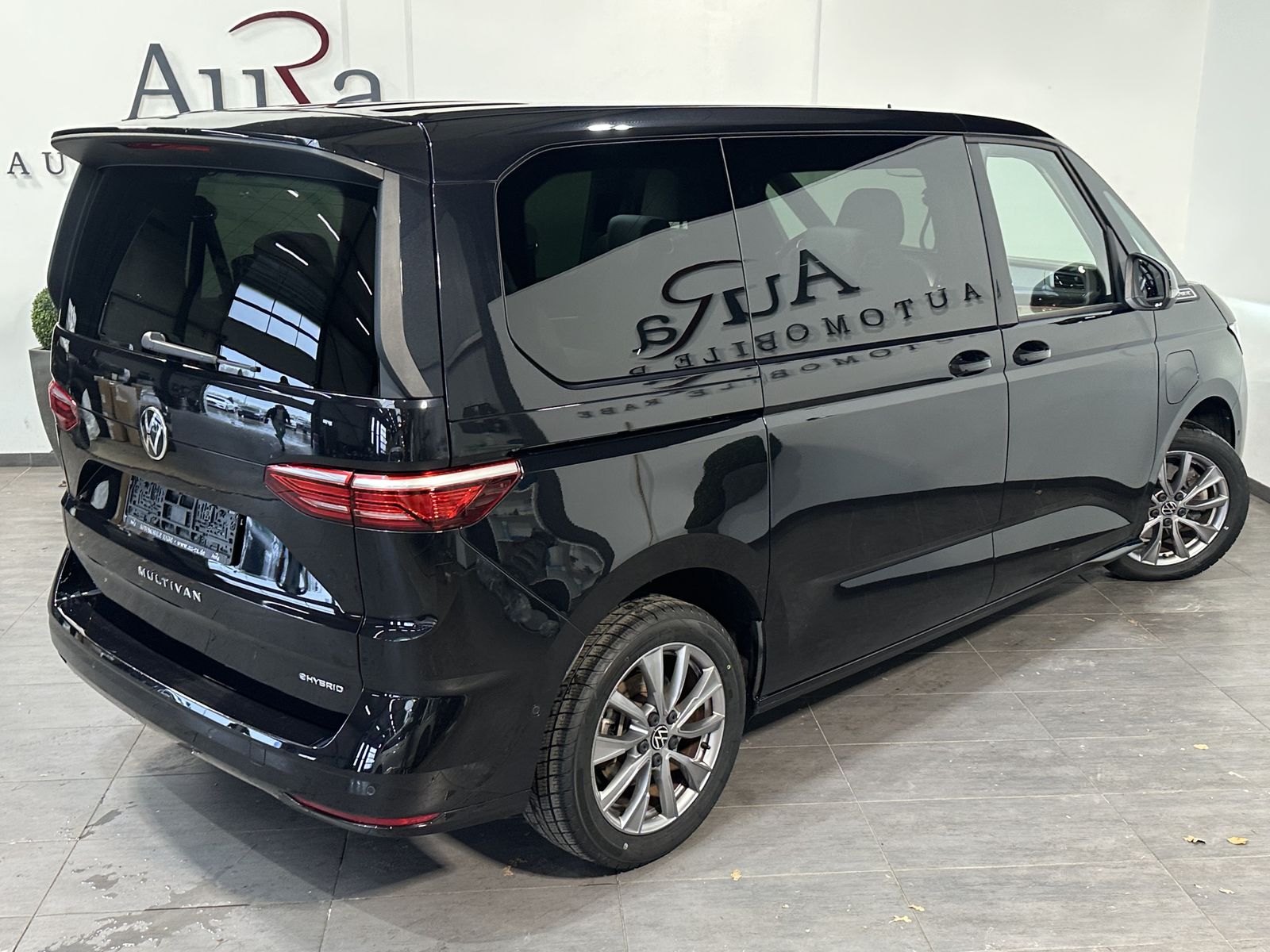 Fahrzeugabbildung Volkswagen T7 Multivan Energetic 6-Sitzer NAV+MATRIX+AHK+VC