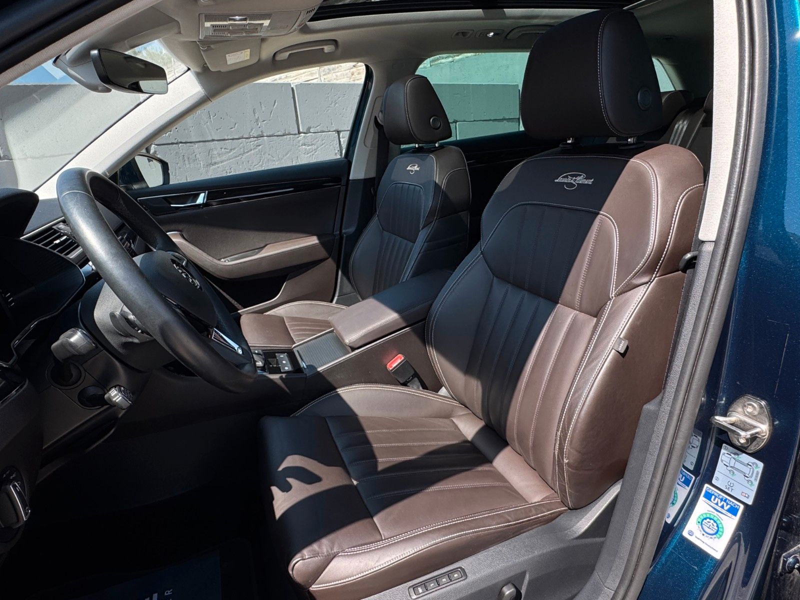 Fahrzeugabbildung SKODA Superb 2.0 TSI L&K Canton Pano Mem. ACC AHK LED