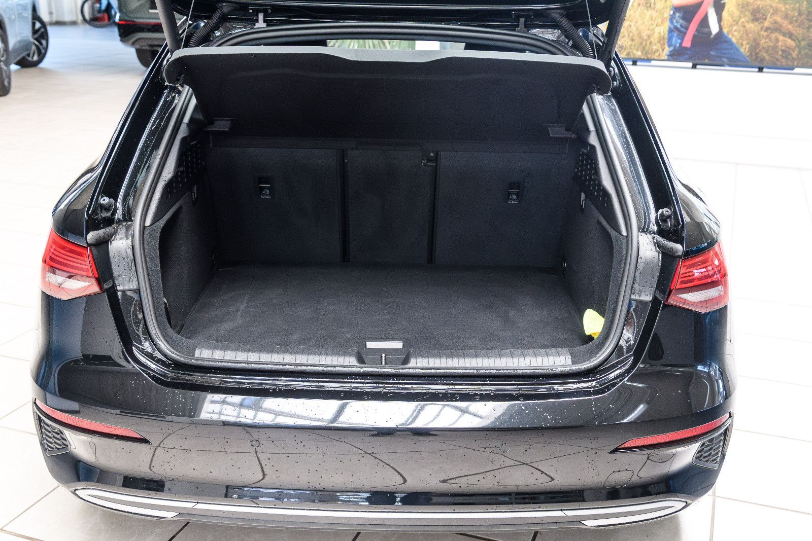 Fahrzeugabbildung Audi A3 30 TFSI S tronic advanced Sportback
