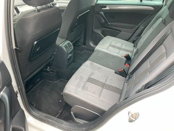 Volkswagen Golf - 12