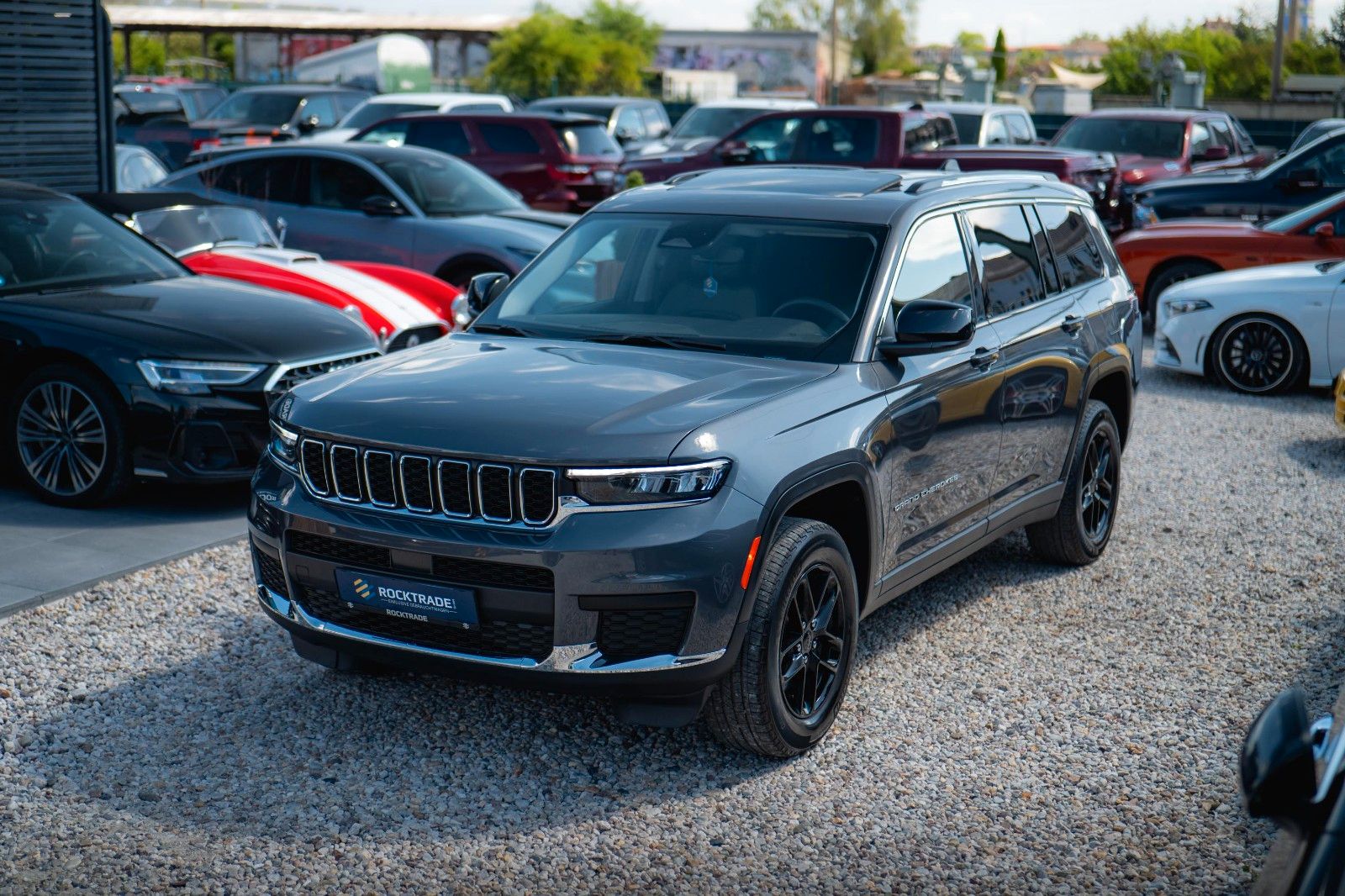 Fahrzeugabbildung Jeep Grand Cherokee 3.6 4x4 LAREDO L ACC Kamera 19%