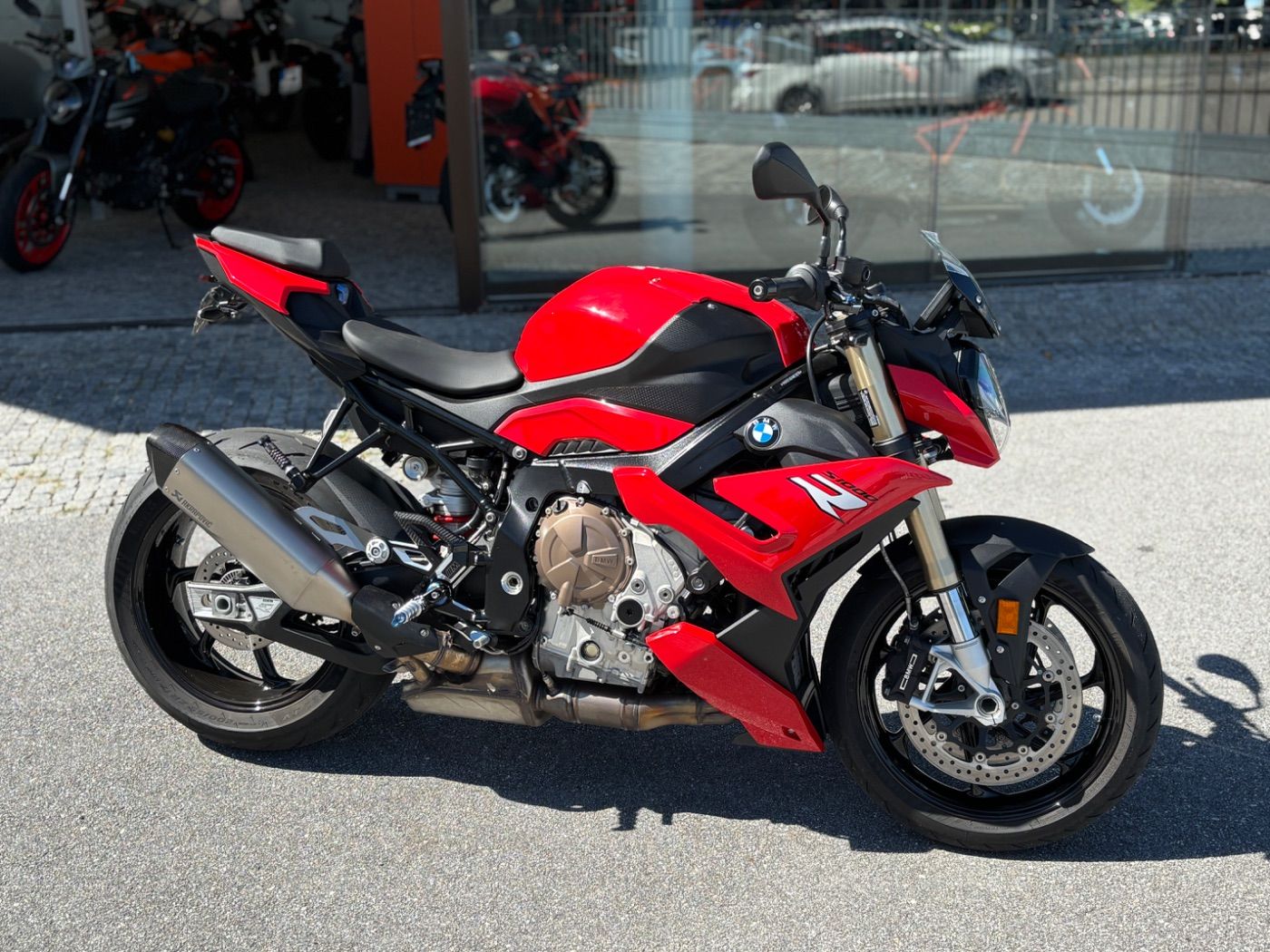 Fahrzeugabbildung BMW S 1000 R 3 Pakete, Carbonräder, Frästeile