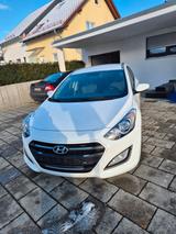 Hyundai i30 blue 1.6 CRDi PASSION PLUS PASSION PLUS - Hyundai i30 Passion mit Diesel-Antrieb