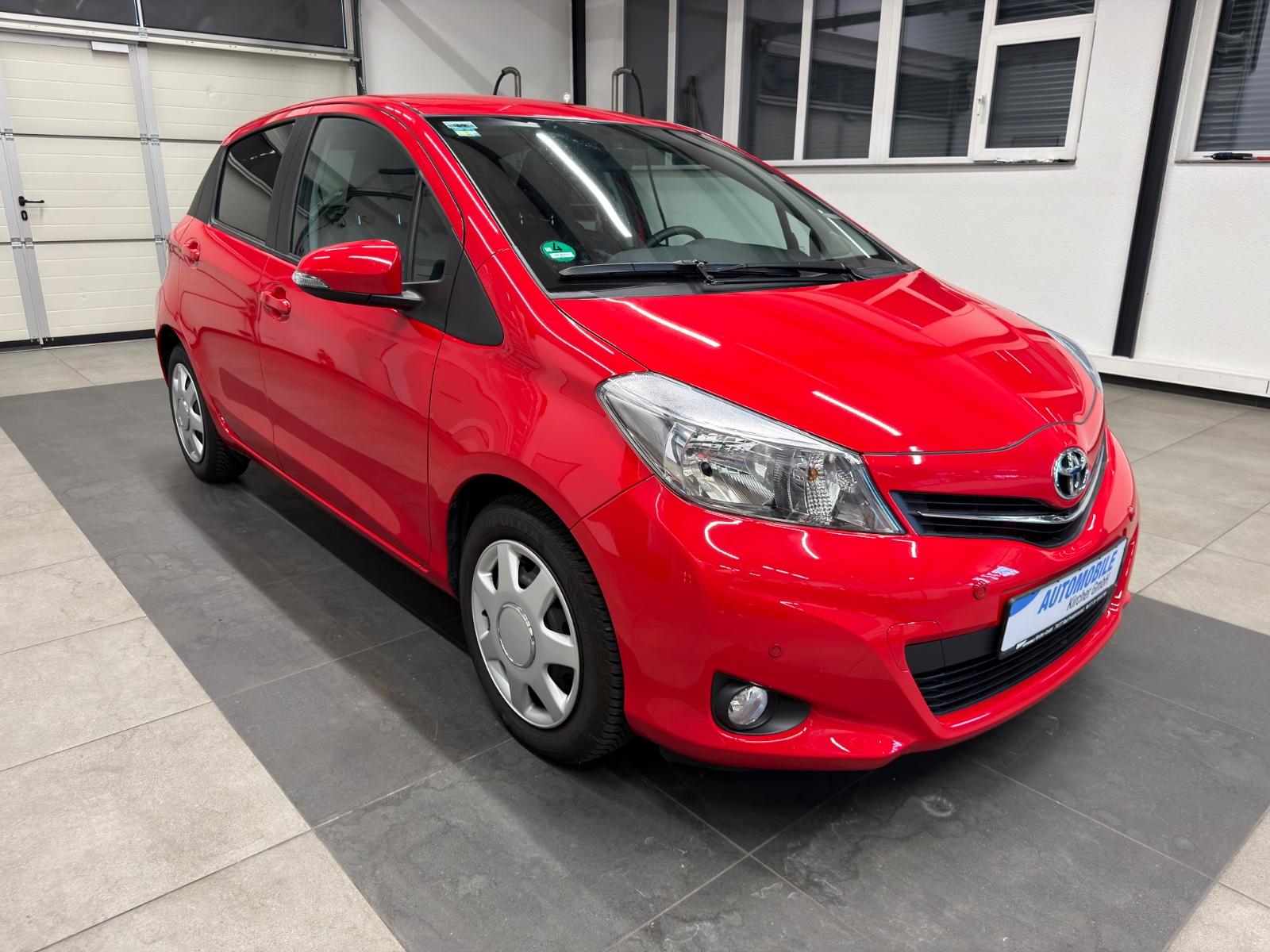 Toyota Yaris*BT*Klima*Navi*RFK*16000 km*Rentnerfahrzeug
