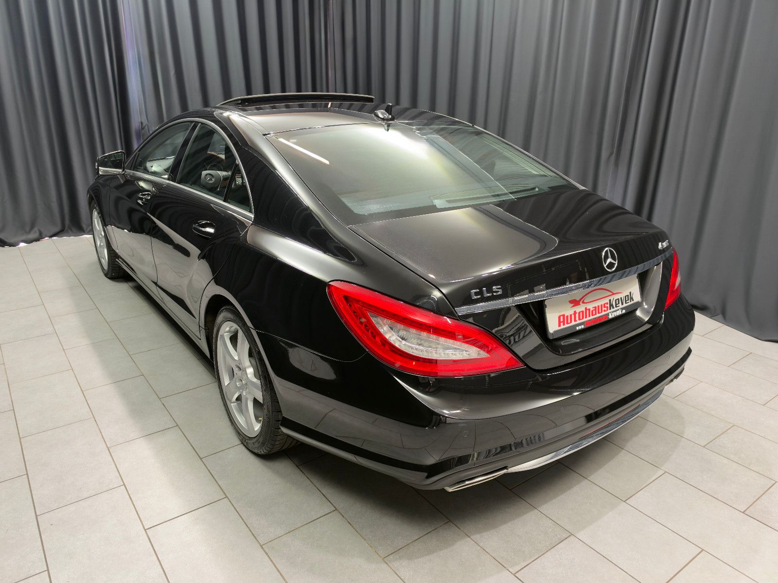 Fahrzeugabbildung Mercedes-Benz CLS 500 |AMG-LINE|H/K|PANO|AIR-MATIC|DE-FZG