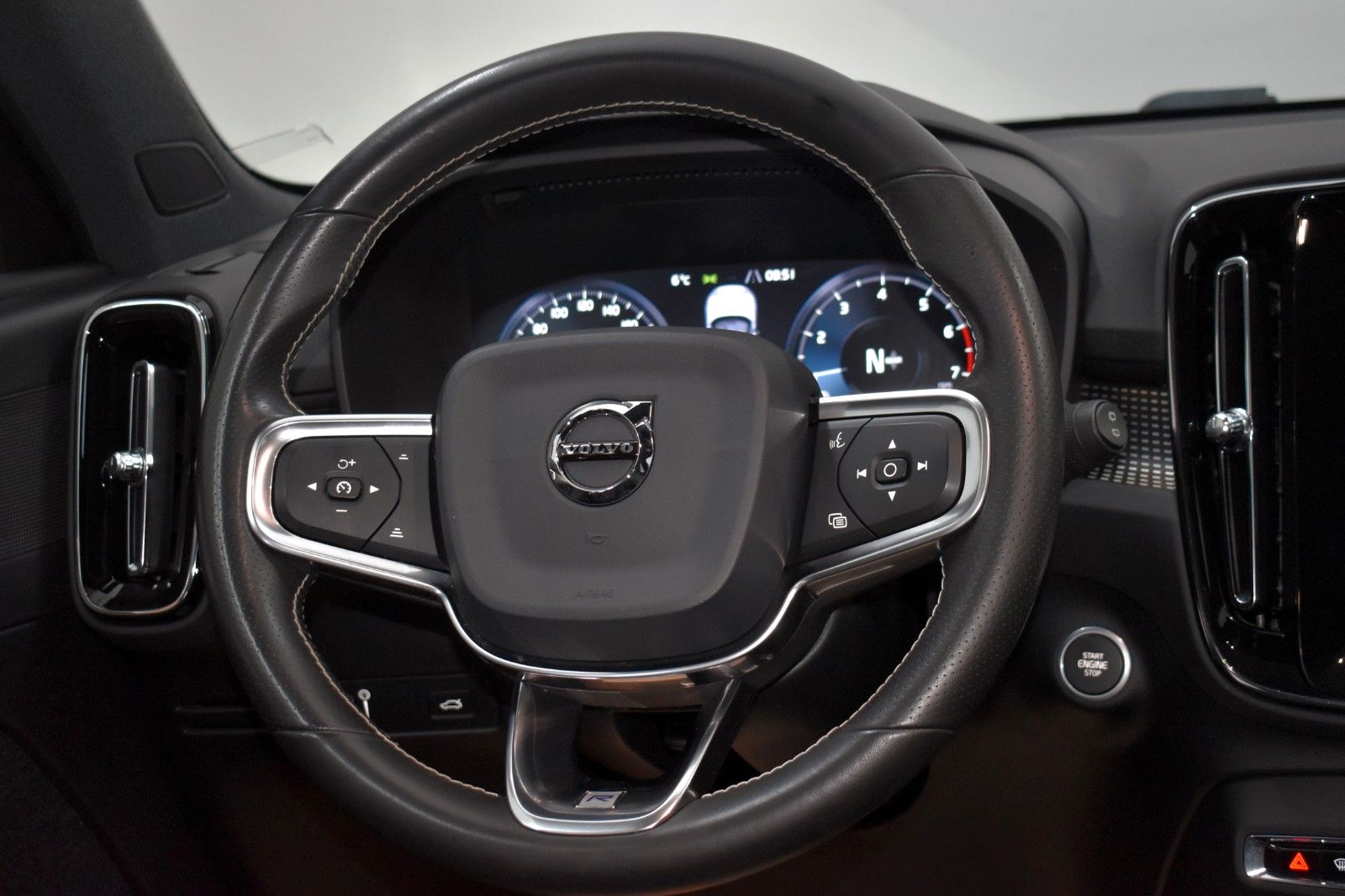 Fahrzeugabbildung Volvo XC40 R Design,Leder,Navi,LED,PDC,Carplay