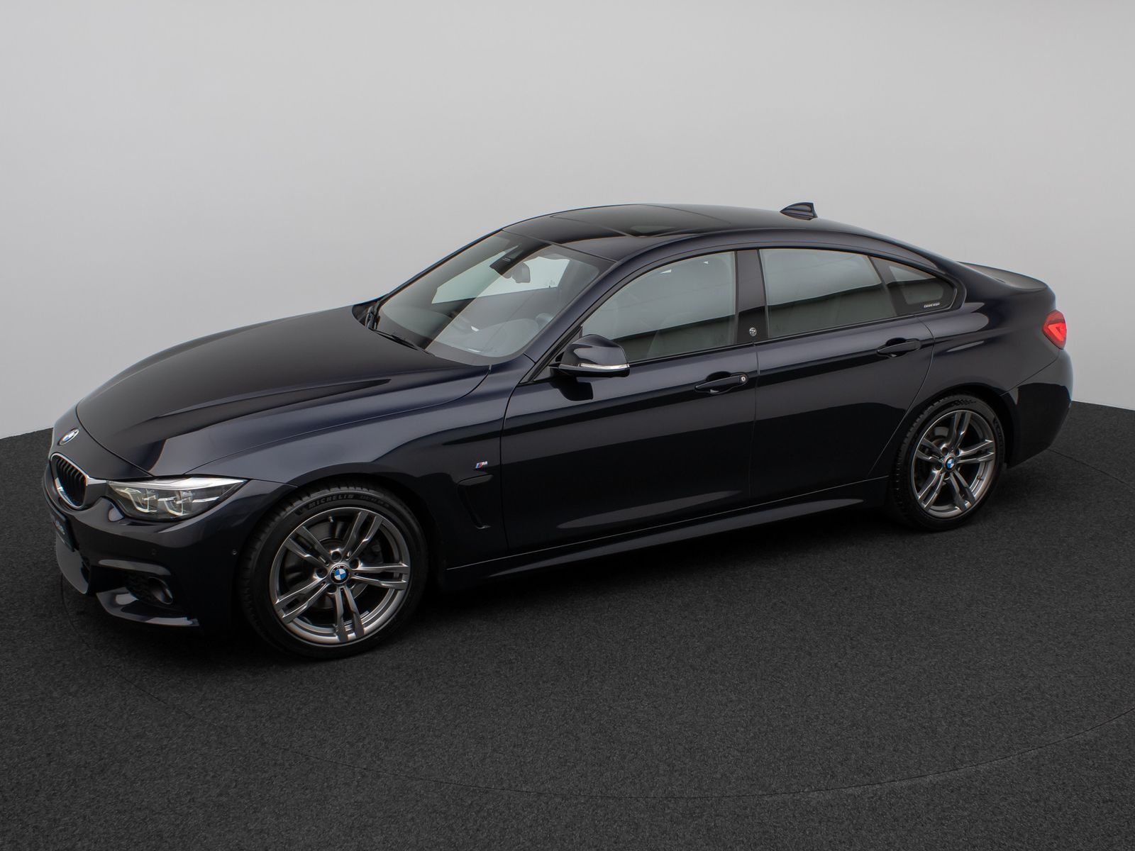 Fahrzeugabbildung BMW 430 Gran Coupé M Sport Glasdach Kamera HUD HiFi