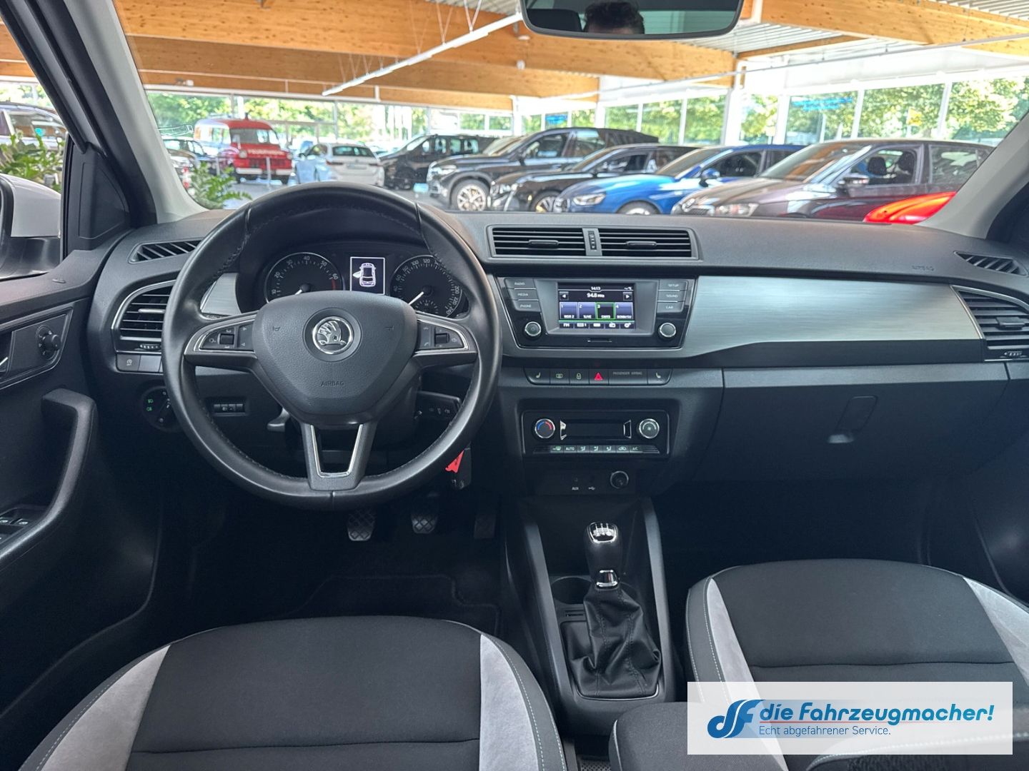 Fahrzeugabbildung SKODA Fabia Joy 1.0 MPI Sperrdiff. Klimaautom DAB SHZ