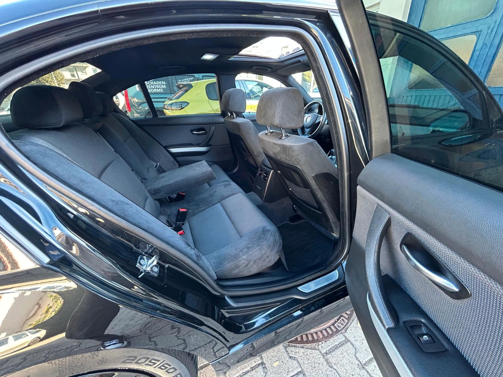 BMW 320i 2.0 170ch PACK M BVM Shadow line Sièges sport Toit ouvrant - 2EME MAIN