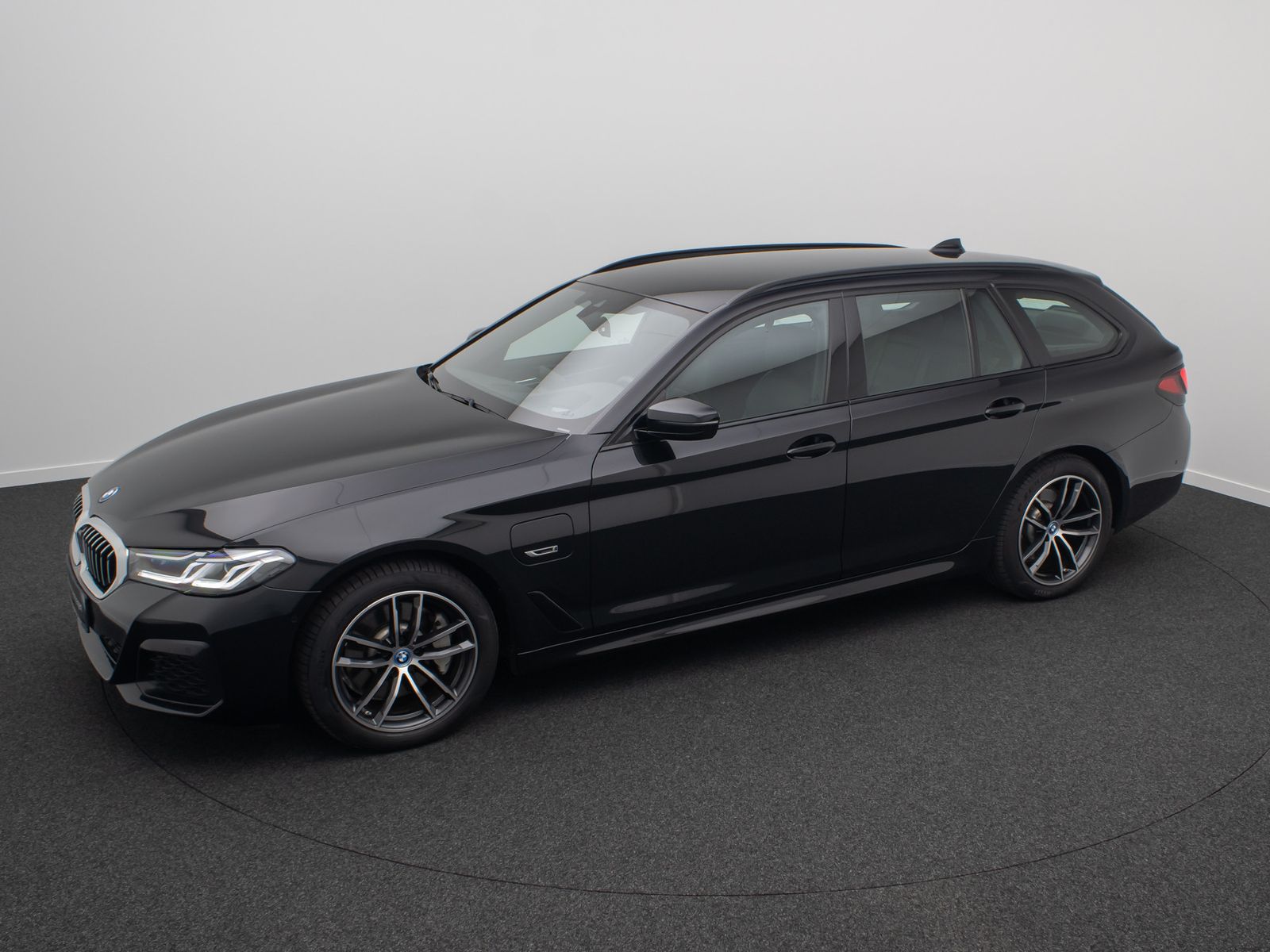 Fahrzeugabbildung BMW 530e M Sport DAB Laser H/K AHK Kamera HUD Komfor