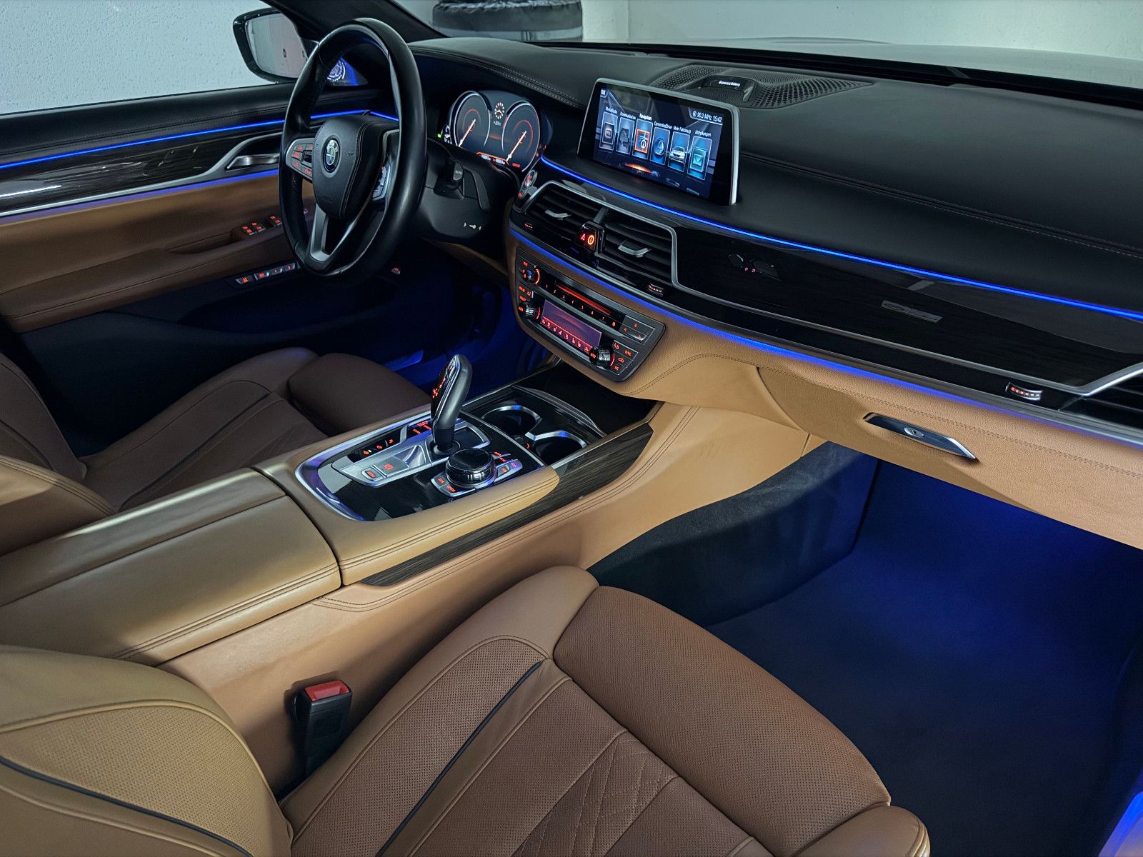Fahrzeugabbildung BMW 740 d xDrive/MASSAGE/HuD/B&W/LASER/TV-FUNKTION