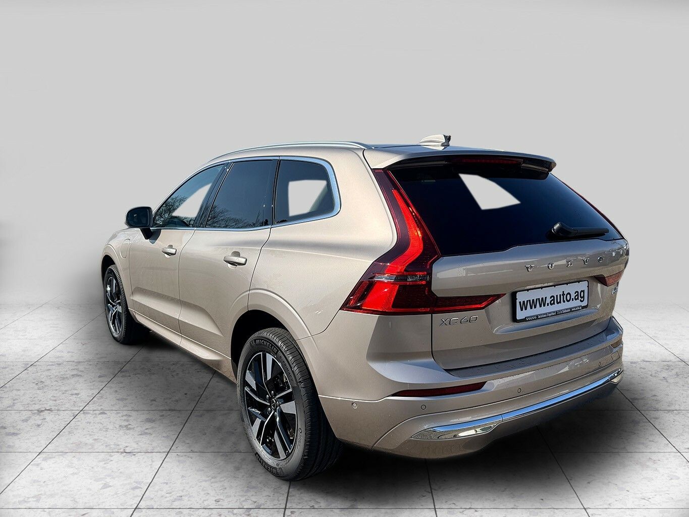 Volvo XC60 T6 PLUS BRIGHT LICHT LAGOM HUD imagem 3