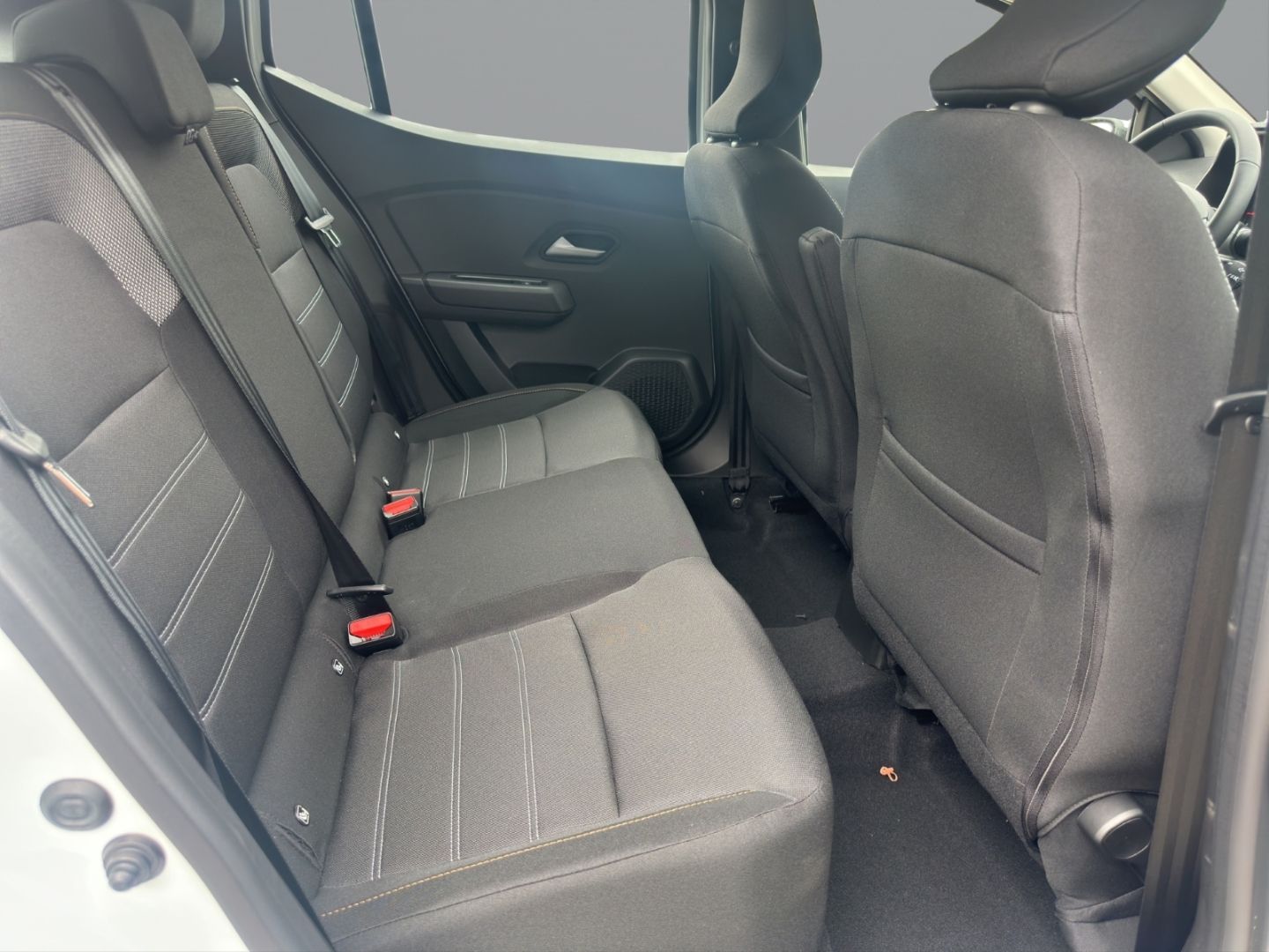 Fahrzeugabbildung Dacia Sandero III Stepway Expression 1.0 TCe 90 EU6e L