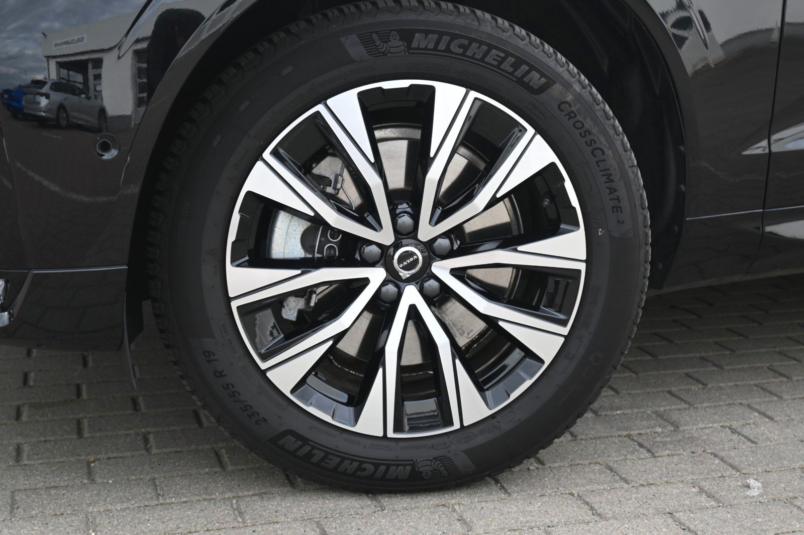 Fahrzeugabbildung Volvo XC60 B4 D Plus Dark*STDHZG*PANO*360°*ACC