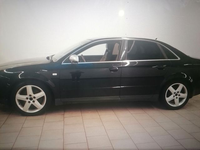 Audi A4 Sport.2.4.Leder.Xenon.AHK.limatr.1A.TÜ12.2005